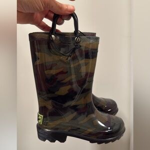 Light Up Camouflage Rain Boots